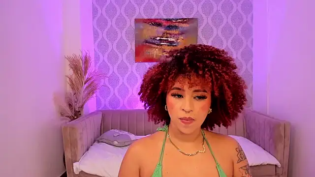 Nikki_Rousmel webcam