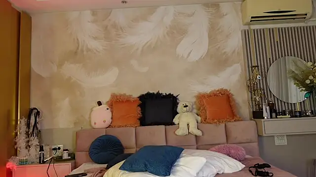 JullyBlair webcam