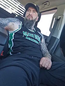 Beardedtattood webcam