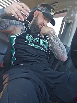 beardedtattood (Ask my age) - 😈😈😈