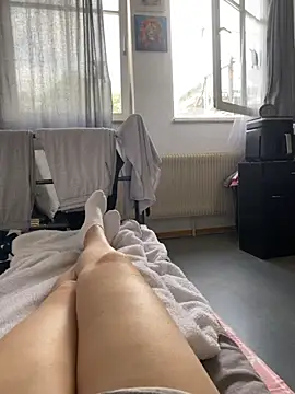 LoveNBloom webcam