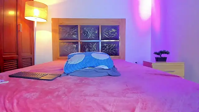 Zoe_sky1 webcam