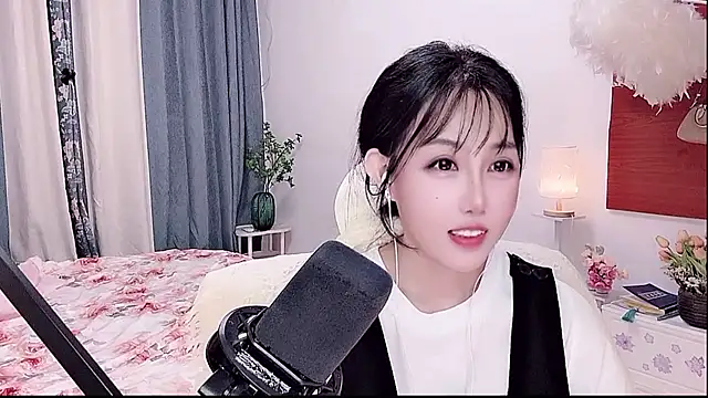 Laura_520 webcam
