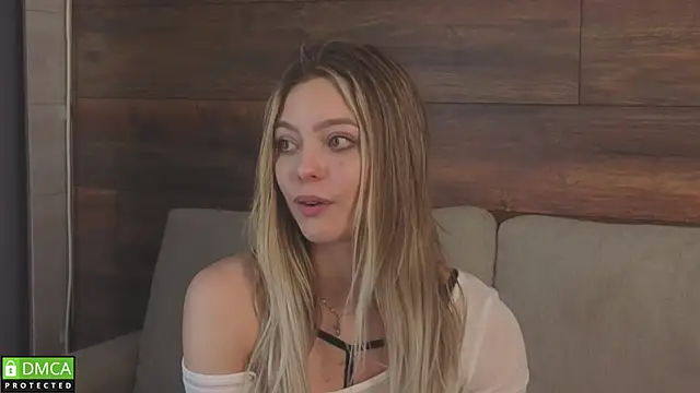 EmilieLong webcam