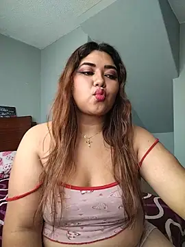 CurvyLolaX webcam
