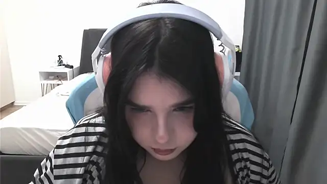 LunarMia webcam