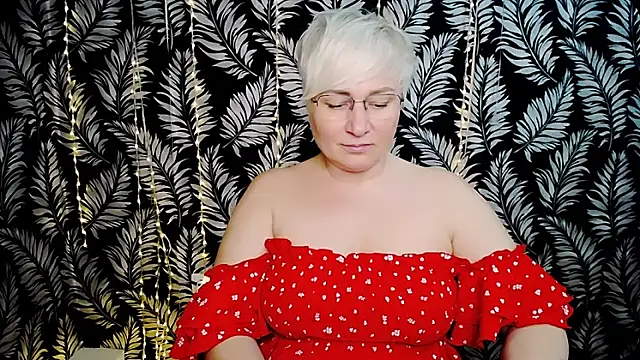 Olivia_playful webcam