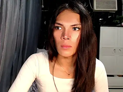 GORGEOUS_CARMEE webcam