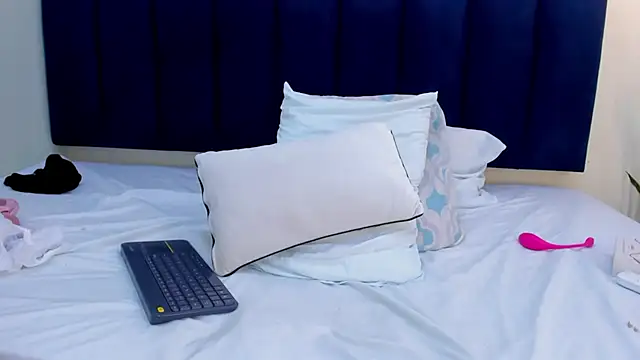 mayaevansmg webcam