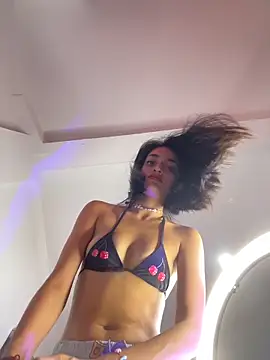 leilani_X webcam