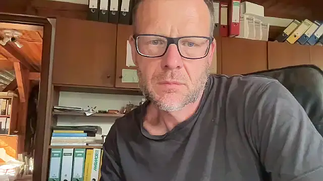 o_florian_o1 (Ask my age) - Penis Show