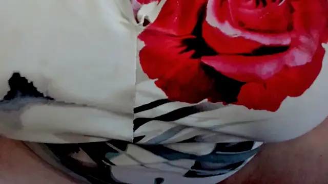 KellyPerfection webcam