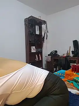 AmelieMartinez webcam