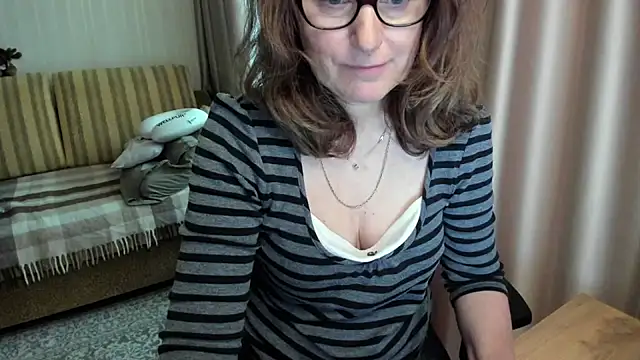 lauraoven webcam