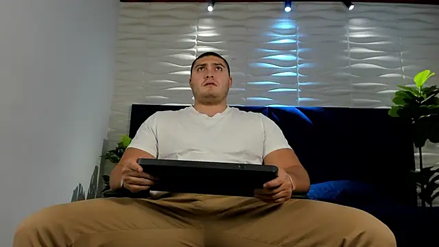 Darius_Wolfe webcam