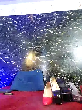 crislingery_dolli webcam