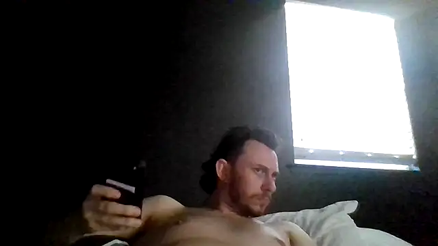 Tallhungcloudyyy webcam