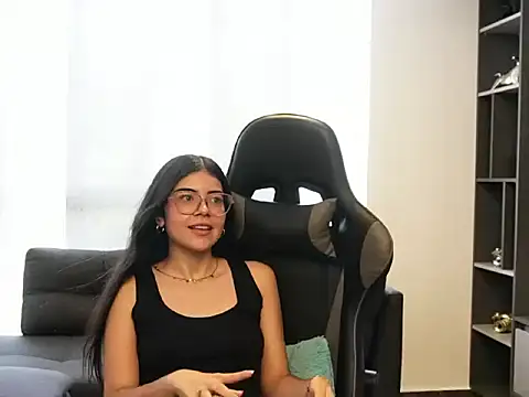 Mia_Storm18 webcam