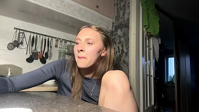 AlidaReff webcam