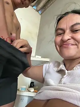 Horny-Mommy-Dirty live cam