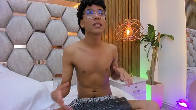 adams_bobby live sex cam