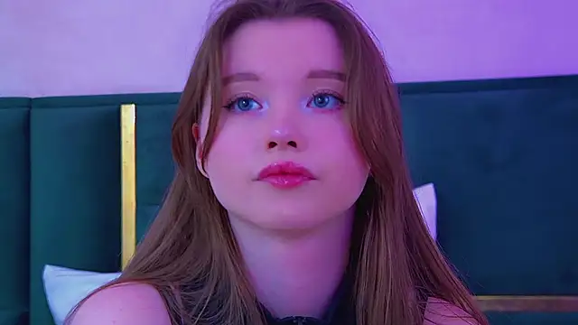 KeiraAsti webcam
