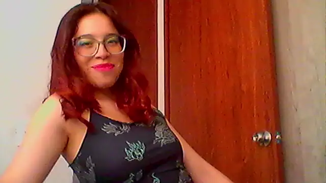 TsukiCherry webcam