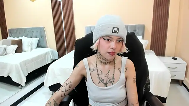 Bela_Craxkerr webcam