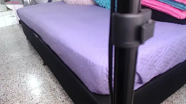 mailyn_gold webcam