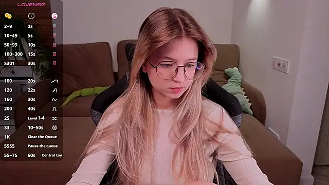 aviaveavii webcam