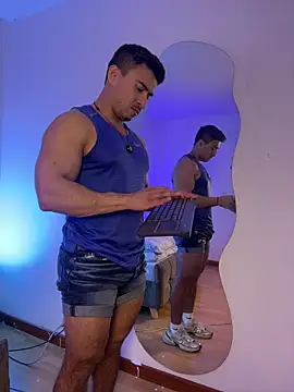 chris_clarck (M young) - undress me in the gym bathroom 😉😈🔥🥵