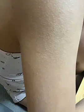 Mina048 webcam