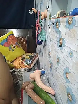 tina8th (F young) - Full nude fingering on live