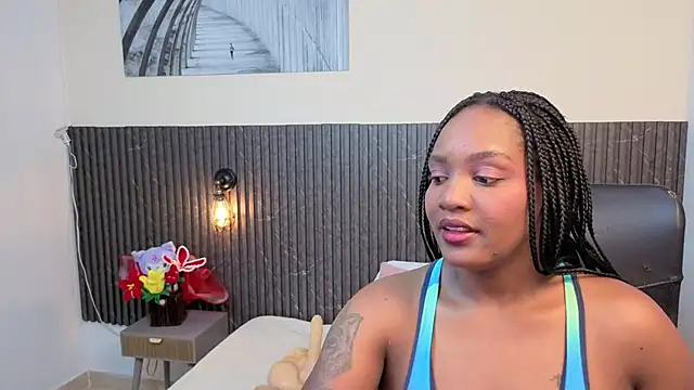 chanel_brunette webcam