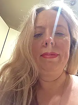 Irina3718 webcam