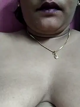 pinkisaha75 webcam