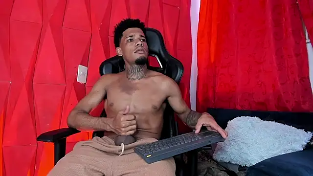 Nehemiaa_boy webcam