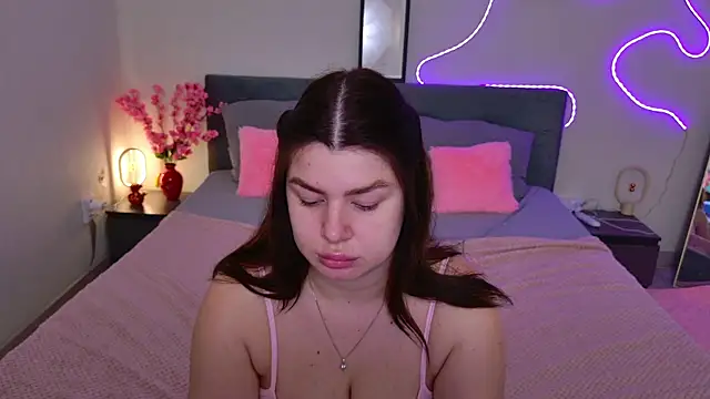 moneyforPeaches webcam