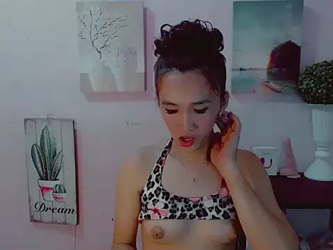 Urblossom_princessxxx live sex cam