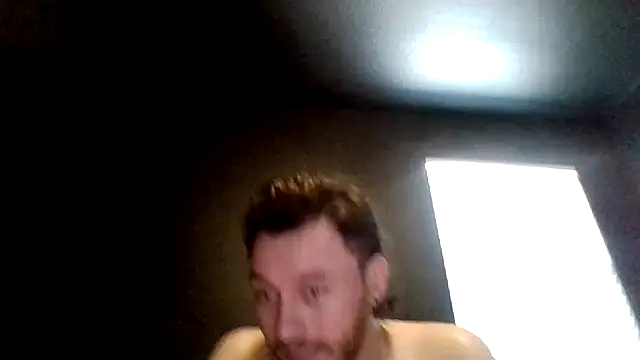 Tallhungcloudyyy webcam