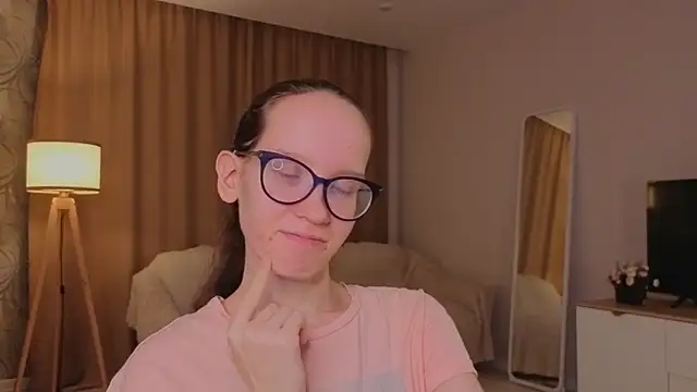 BettyBrowni webcam