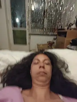 naughty69curls webcam