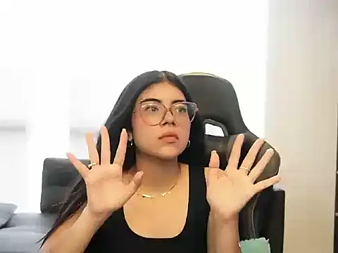Mia_Storm18 webcam