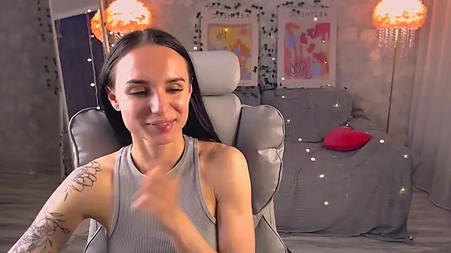 NicoleMerz webcam