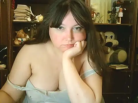 CarrieQPeach webcam