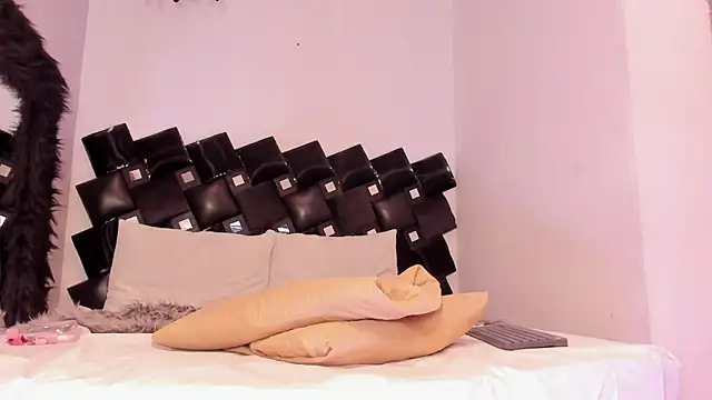 Miia_Thompsonn webcam
