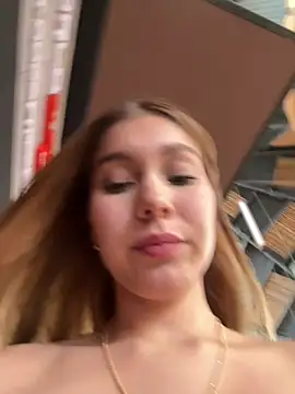 Nikii__ webcam