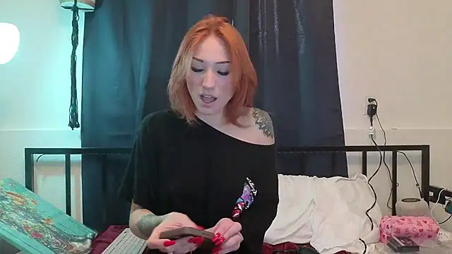 ThornsandHoney webcam
