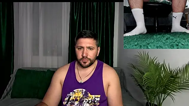 Gold_Alpha_Boy webcam