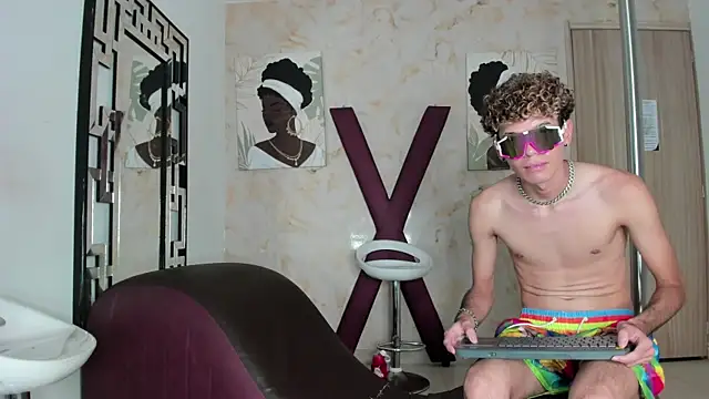 COUPLES_BOYS webcam